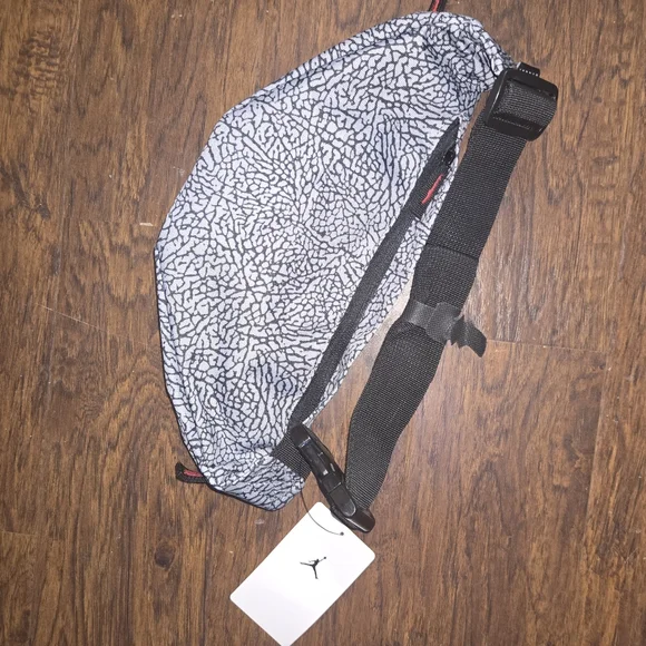 Jordan Small Bag - Picture 2 of 3